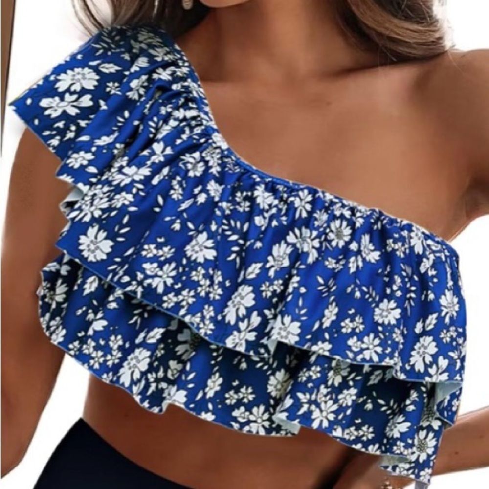 Blue & white floral ruffle one shoulder bikini top | crop top | NWT size S
